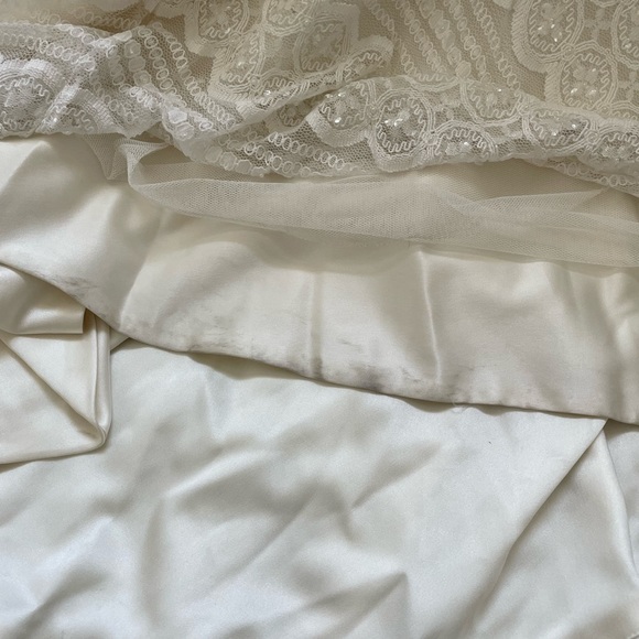 Wtoo bridal gown in size 8. - Picture 6 of 7